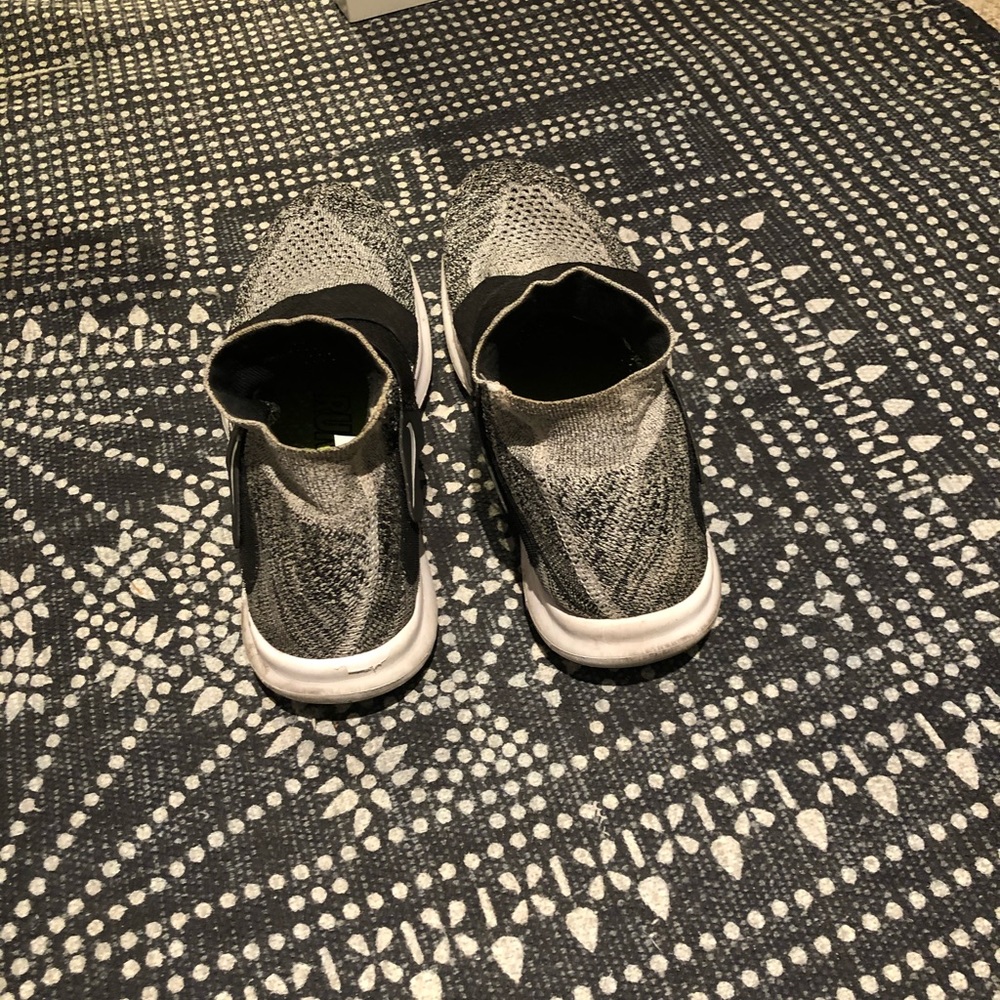 Nike Free RN Motion Flyknit - Picture 4 of 5